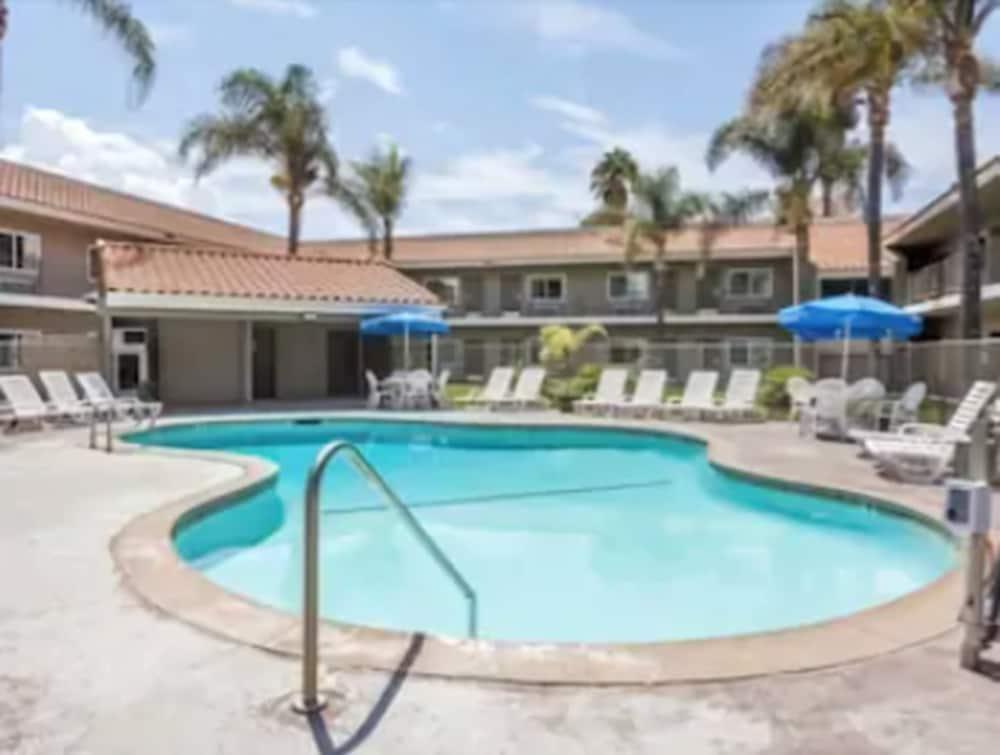 Travelodge By Wyndham Hemet Ca Bagian luar foto