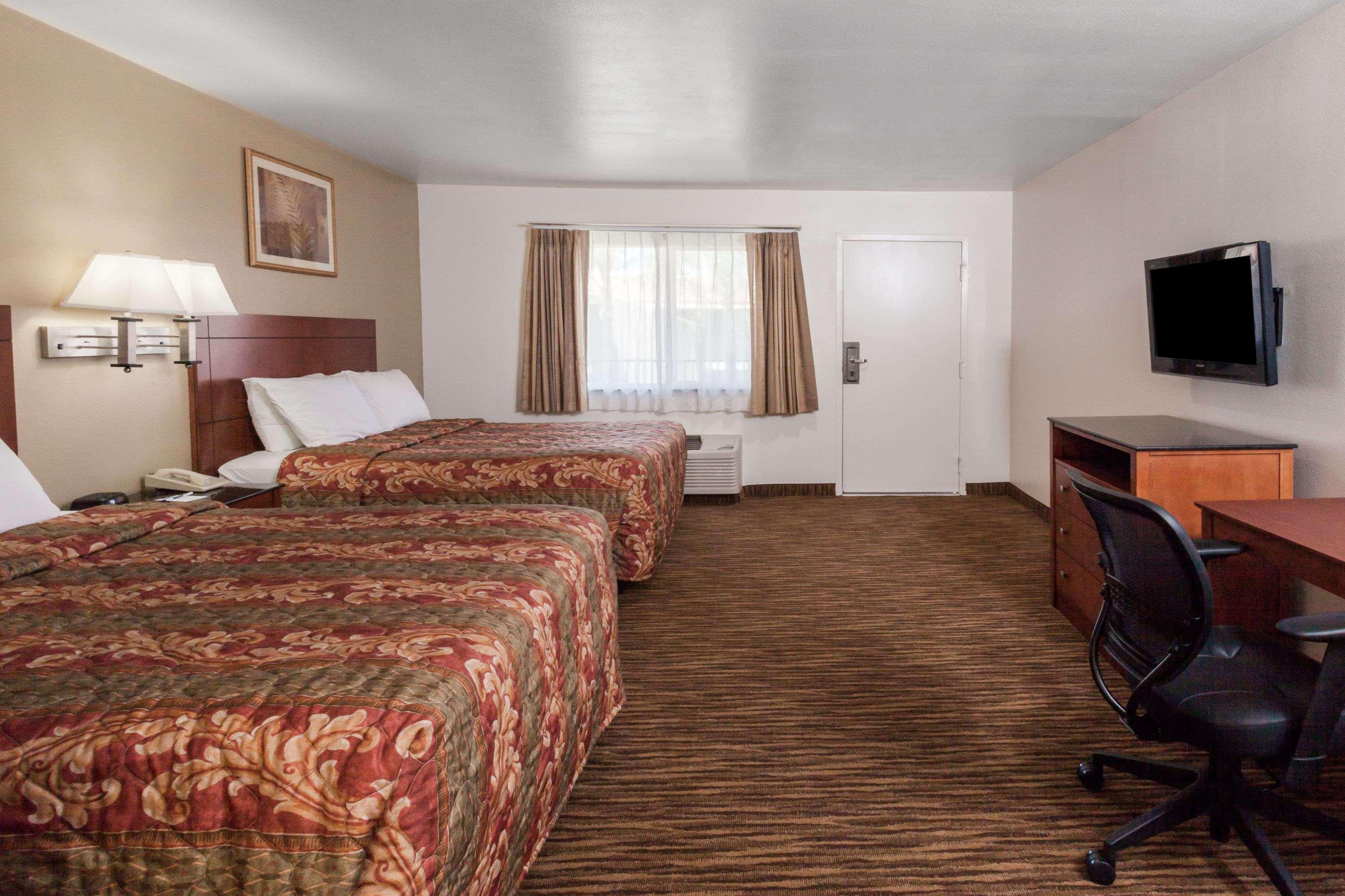 Travelodge By Wyndham Hemet Ca Bagian luar foto