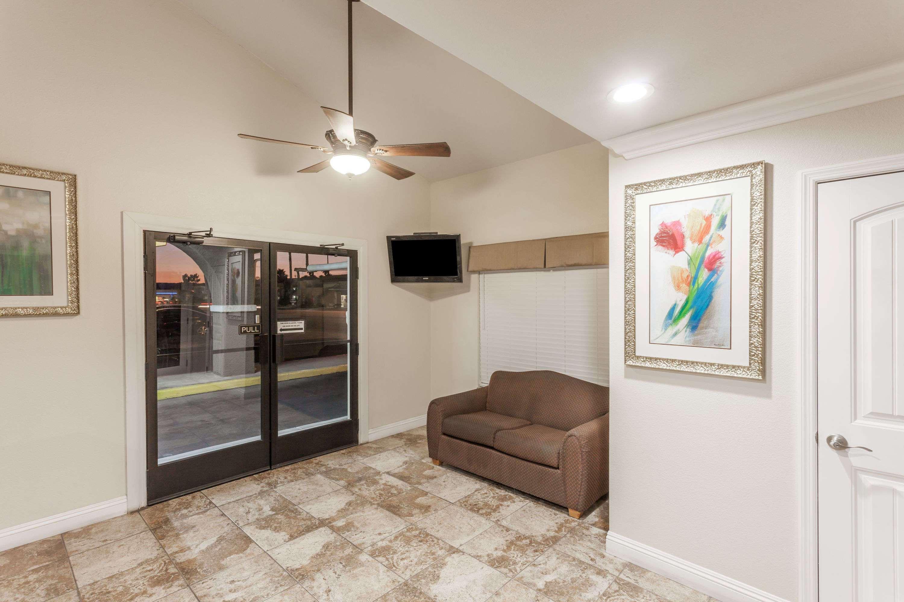 Travelodge By Wyndham Hemet Ca Bagian luar foto
