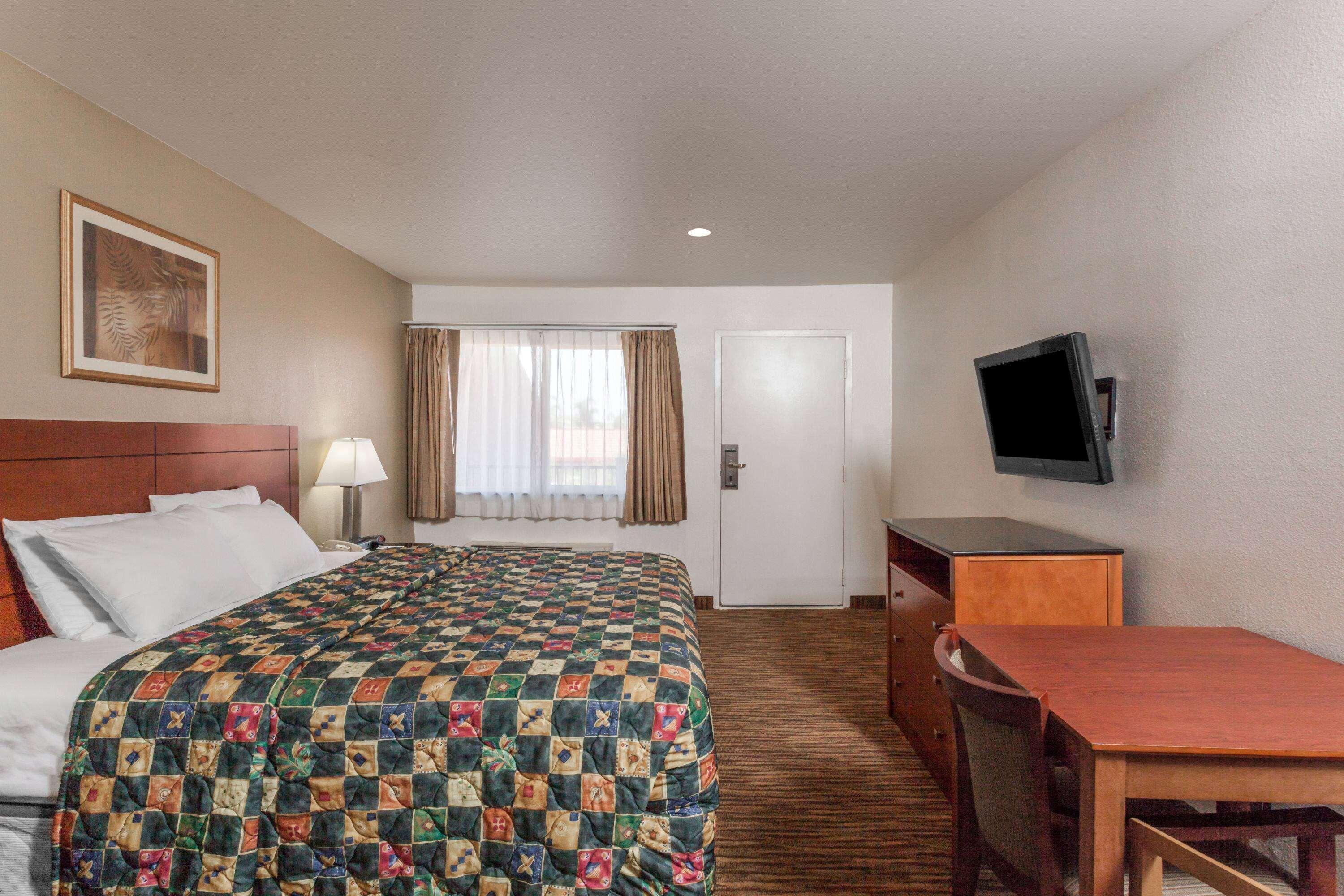 Travelodge By Wyndham Hemet Ca Bagian luar foto