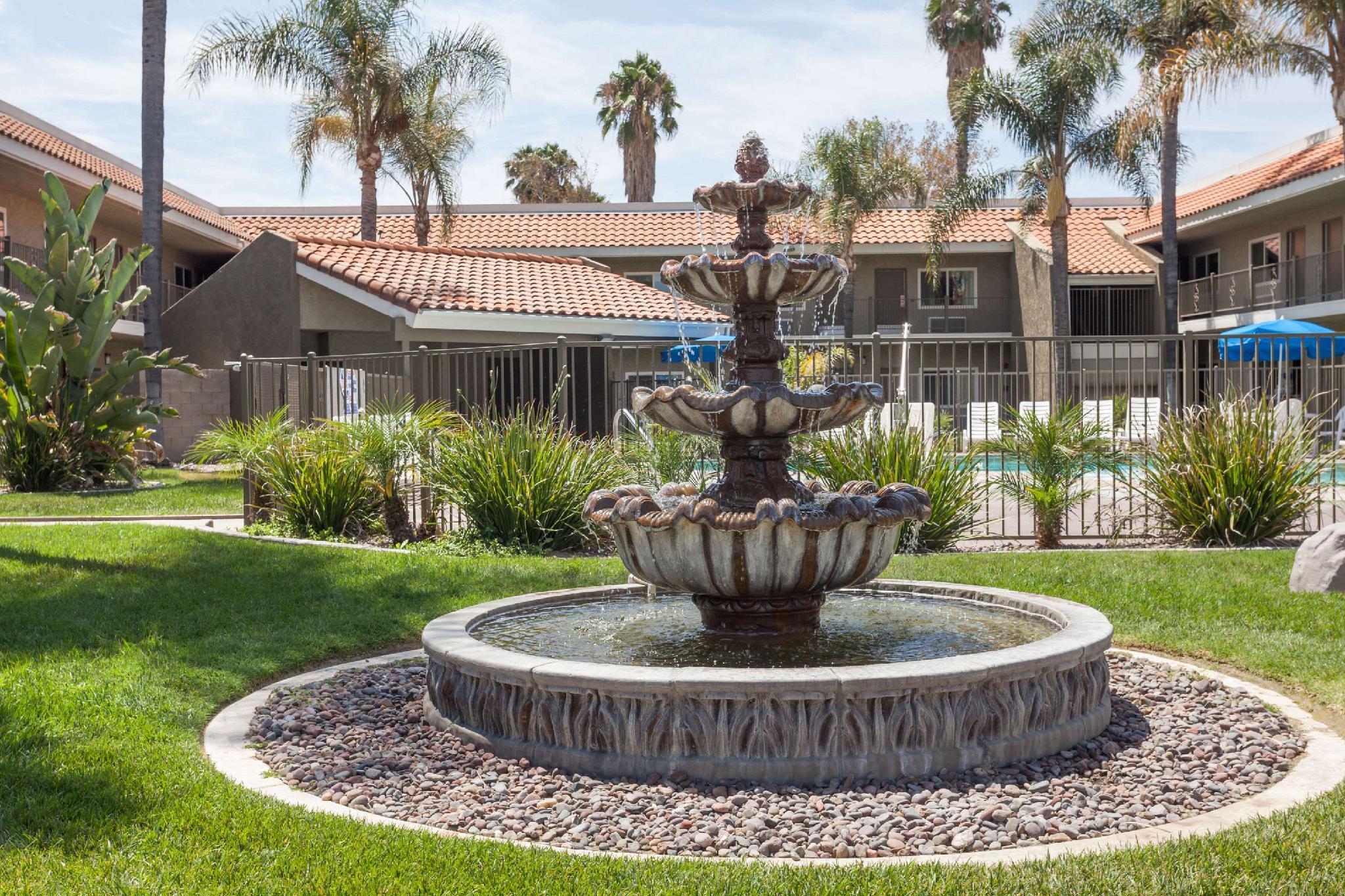 Travelodge By Wyndham Hemet Ca Bagian luar foto