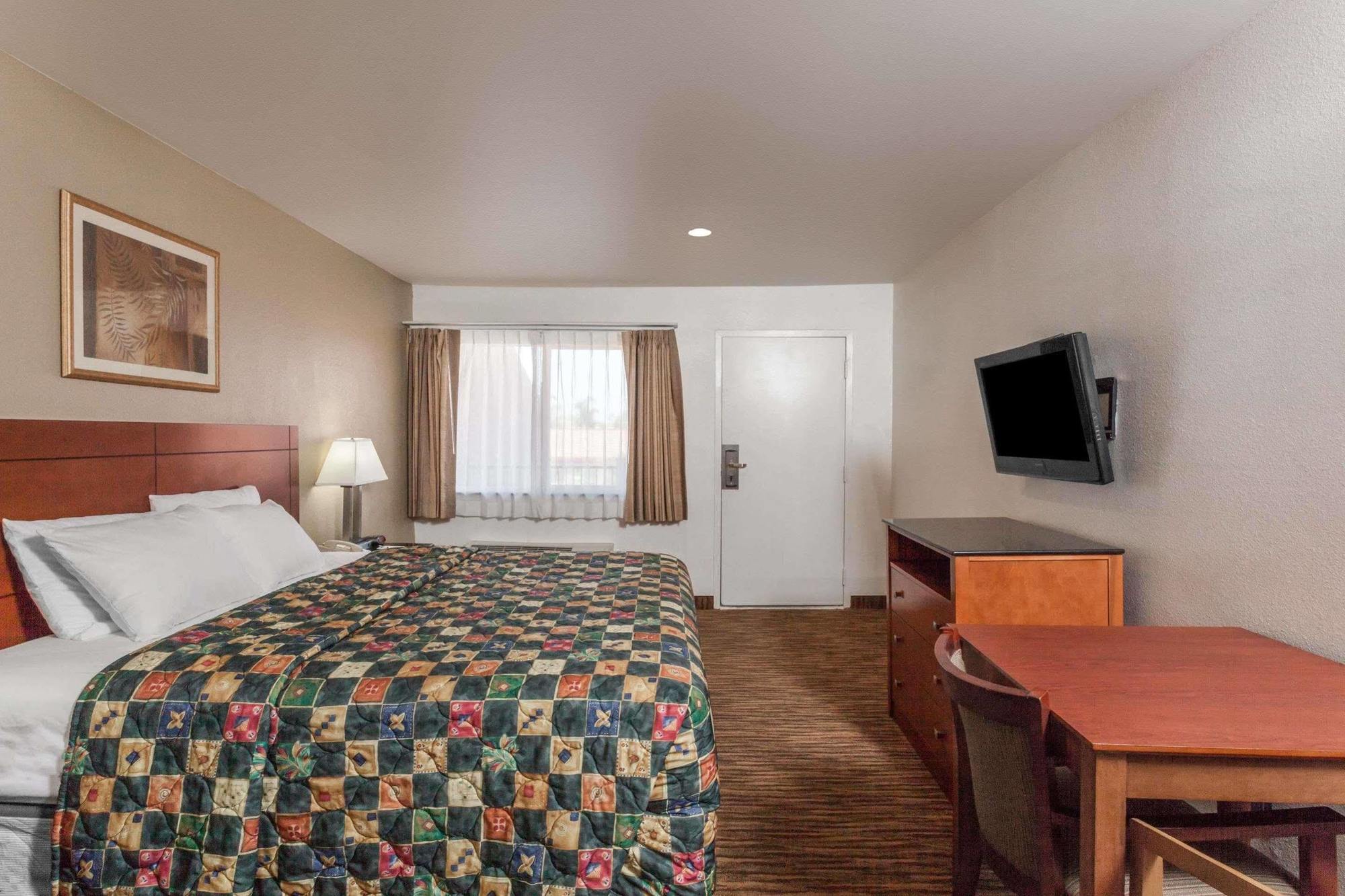 Travelodge By Wyndham Hemet Ca Bagian luar foto